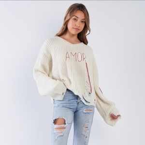 🆕 Amor Distressed Sweater